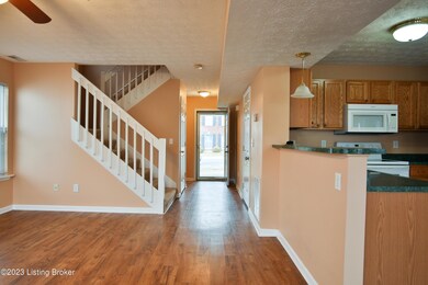 6736 Arbor Creek Dr unit 132, Louisville, KY 40228 - photo 3