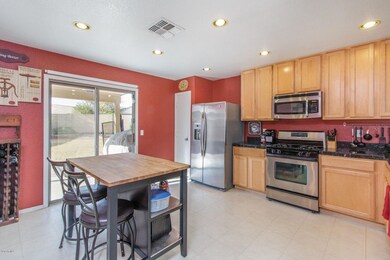 7) KITCHEN