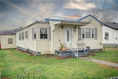 203 Marshall Ave, Dunbar, WV 25064 - photo 3