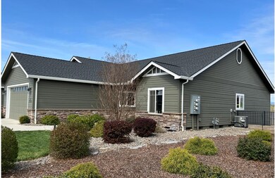 Screenshot_20220404-204529_Outlook