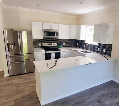 825 W Morgan St, Denison, TX 75020 - photo 5