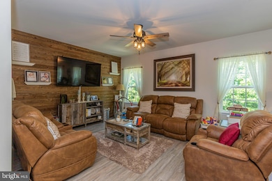 231 Courthouse Manor Dr, Stafford, VA 22554 - photo 2