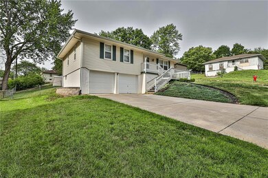 221 SW 19th St, Oak Grove, MO 64075 - photo 2