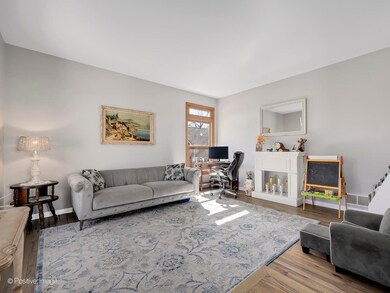 721 S Van Buren St, Batavia, IL 60510 - photo 4