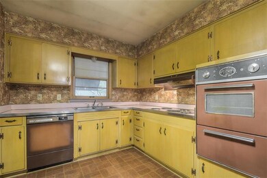 10705 W 71st Place, Shawnee, KS 66203 - photo 3