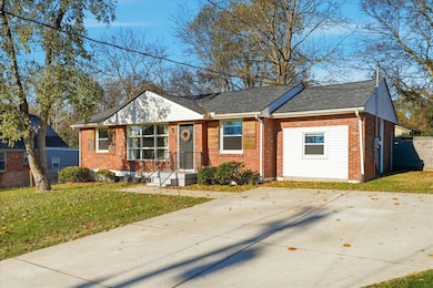 2403 Sandy Dr, Nashville, TN 37216 - photo 3