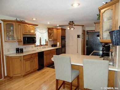 Kitchen Breakfast bar makes this kitchen complete!