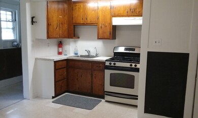 51 Clinton Place unit 51, Newton, MA 02459 - photo 3