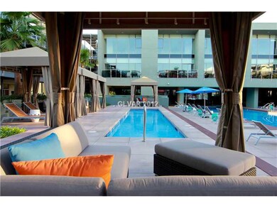 Swimming Pool/Hot Tub/Sauna.