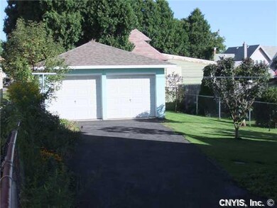 Parking Lot/Garage