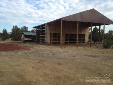 4000 SE McCaffery Rd, Redmond, OR 97756 - photo 4