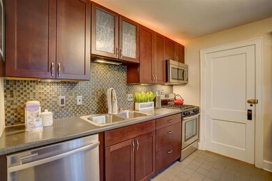 422 N Henry St unit A, Madison, WI 53703 - photo 6