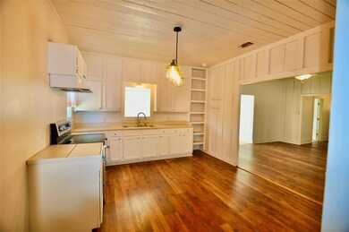 405 S Birch St, Springtown, TX 76082 - photo 5