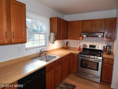 3512 Singers Glen Dr, Olney, MD 20832 - photo 5