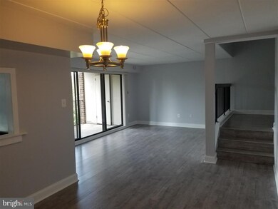 120 Roberts Ln unit 300, Alexandria, VA 22314 - photo 5