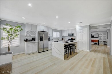 Remodeled kitchen w/ quartz countertops & wine rac