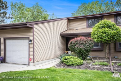 2022 Greenwich Ct, Lansing, MI 48910 - photo 2