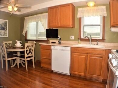 18312 Edinboro Ave, Maple Heights, OH 44137 - photo 7