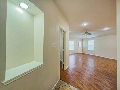 16131 Taloncrest Dr, Houston, TX 77083 - photo 6