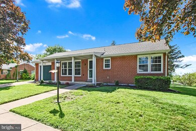 154 N 6th St, Mount Wolf, PA 17347 - photo 2