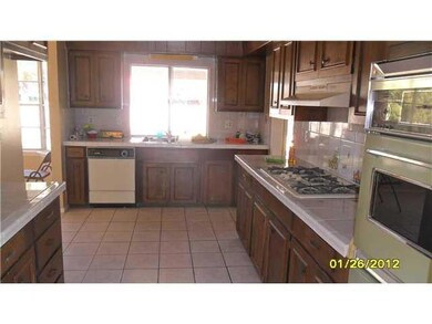 10601 Vista Lomas Dr, El Paso, TX 79935 - photo 5