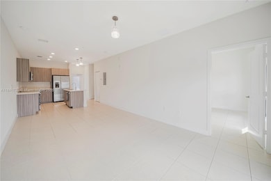 8265 NW 41st St unit C-202, Doral, FL 33166 - photo 3