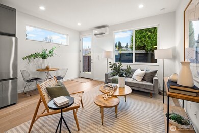 713 B N 70th St, Seattle, WA 98103 - photo 5