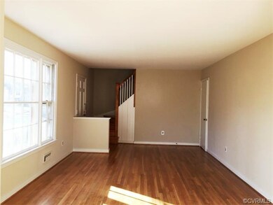 Living rooom & entry