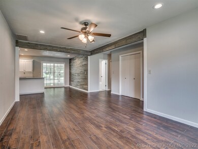 Living Room looking into the Kitchen / Florida Roo
