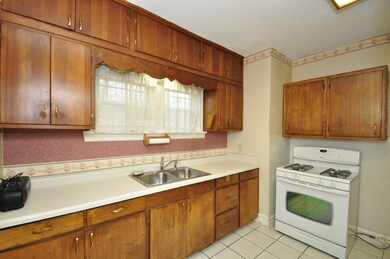 1520 W Monroe St, Waukegan, IL 60085 - photo 5