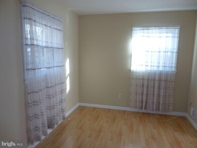 2119 Reynolds St, Falls Church, VA 22043 - photo 6