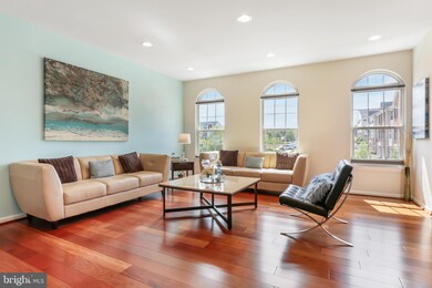 22917 Chinkapin Oak Terrace, Sterling, VA 20166 - photo 3