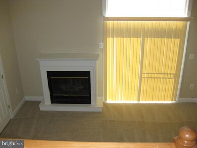 3923 Bryant Park Cir, Burtonsville, MD 20866 - photo 4