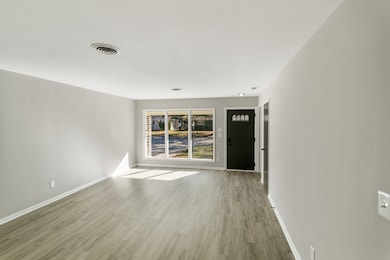 1431 W Vanmeter St, Kankakee, IL 60901 - photo 4