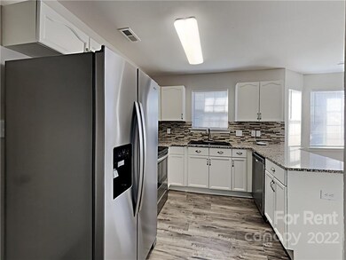 2120 Ballingarry Dr, Statesville, NC 28625 - photo 5