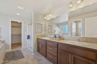 Vale -- Main:Master bathroom