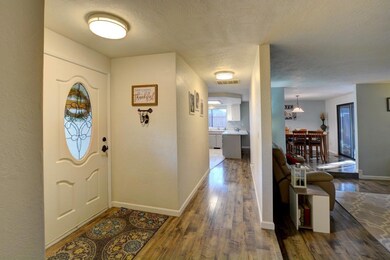 928 Pittview Ct, Central Point, OR 97502 - photo 3