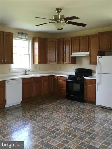 850 Pierce Rd, Berryville, VA 22611 - photo 4