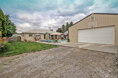 1100 1st St SE, East Wenatchee, WA 98802 - photo 3