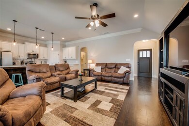 303 Jacinth Ln, Granbury, TX 76049 - photo 4