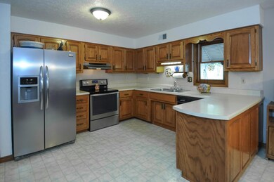 670 Simmons Ln, Mount Washington, KY 40047 - photo 6