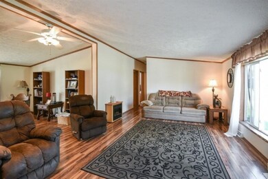 02_2175wHinchman_1_LivingRoom_LowRes