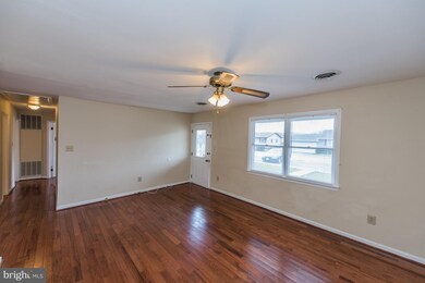 407 E 6th Ave, Ranson, WV 25438 - photo 6