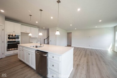 581 Roosevelt St, Fortville, IN 46040 - photo 4