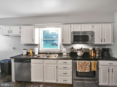 930 Albert Dr, Orwigsburg, PA 17961 - photo 5