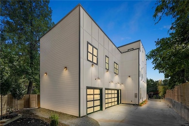 320 Hammond Dr, Sandy Springs, GA 30328 - photo 2