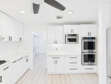 7610 Hopewell Ln, Houston, TX 77071 - photo 5