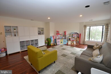 3031 Fallstaff Rd unit 401C, Baltimore, MD 21209 - photo 3