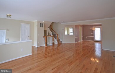 11904 Thurloe Dr, Lutherville Timonium, MD 21093 - photo 4