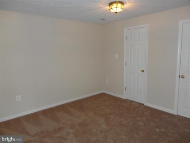 15632 Montview Dr, Dumfries, VA 22025 - photo 4